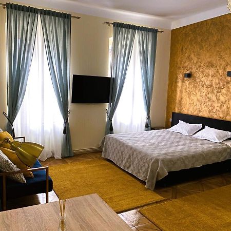 Boem 2 Sibiu Old Town Apartment Bagian luar foto
