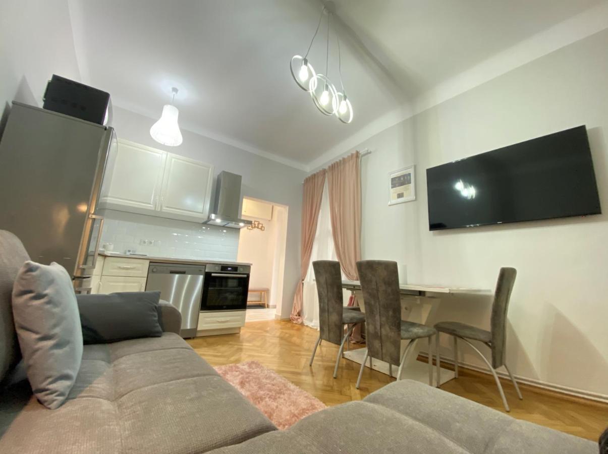 Boem 2 Sibiu Old Town Apartment Bagian luar foto