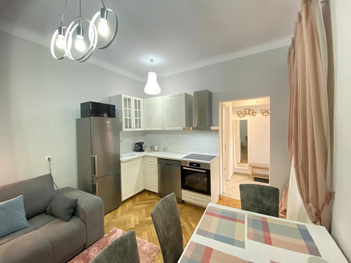 Boem 2 Sibiu Old Town Apartment Bagian luar foto
