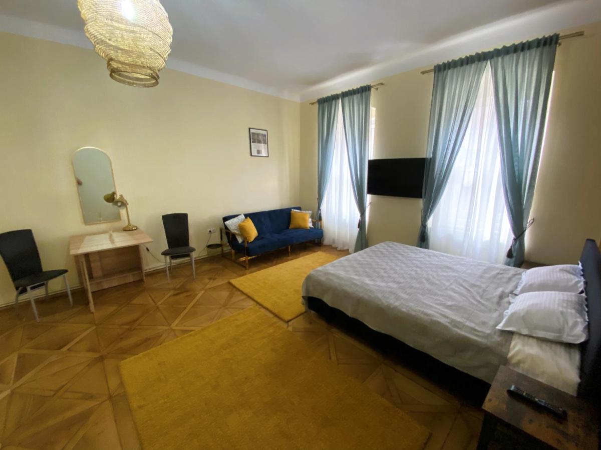Boem 2 Sibiu Old Town Apartment Bagian luar foto